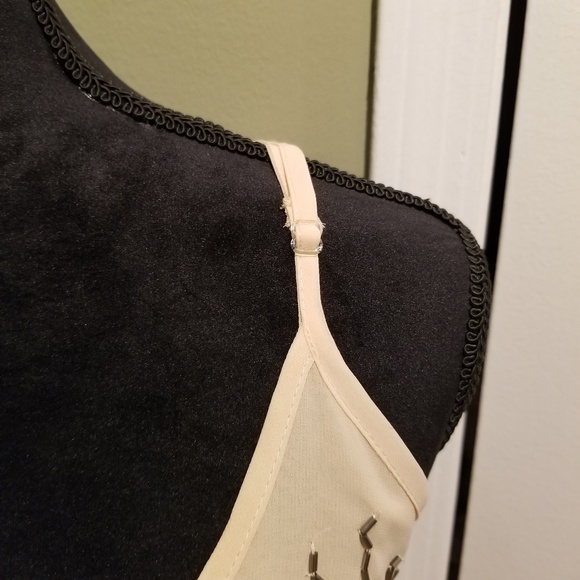 Beaded scoop neck double layered going out top - Picture 3 of 4